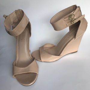 Rouge High Heeled shoes